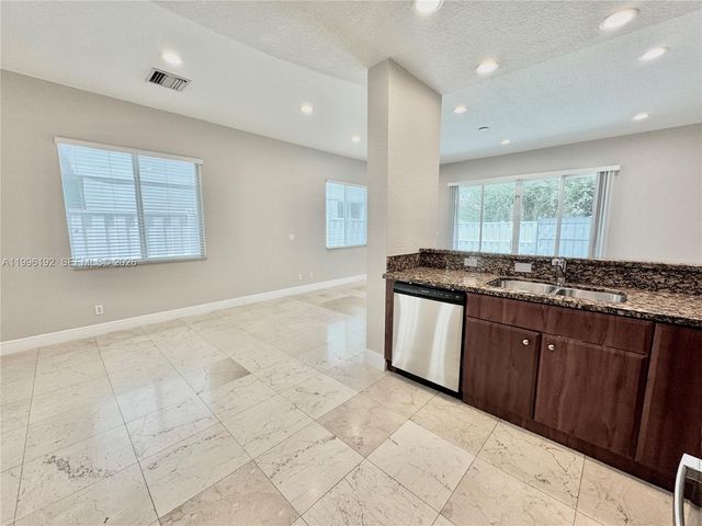 504 SW 4th Ave, Fort Lauderdale, FL 33315