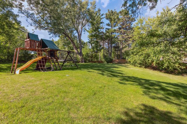 4908 Ridge Place, Edina, MN 55424