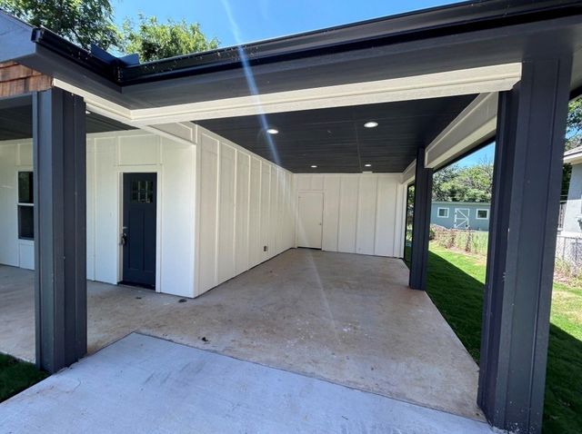 622 E Woodard Street, Denison, TX 75021