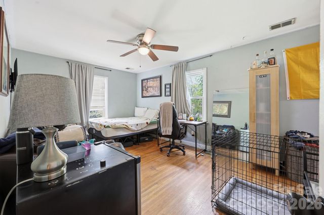 9201 Sandburg Avenue, Charlotte, NC 28213