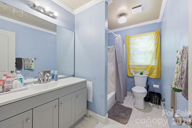 9201 Sandburg Avenue, Charlotte, NC 28213