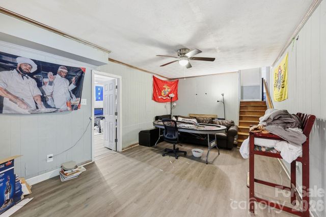 9201 Sandburg Avenue, Charlotte, NC 28213