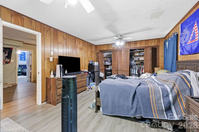 9201 Sandburg Avenue, Charlotte, NC 28213