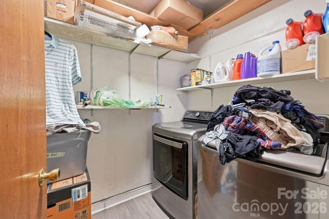 9201 Sandburg Avenue, Charlotte, NC 28213