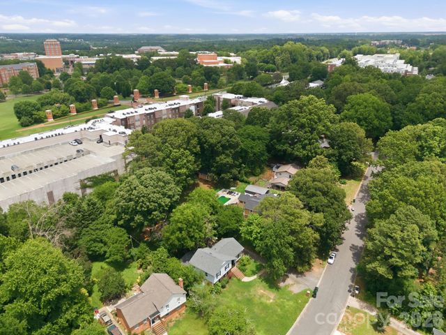 9201 Sandburg Avenue, Charlotte, NC 28213