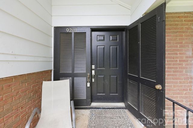 9201 Sandburg Avenue, Charlotte, NC 28213