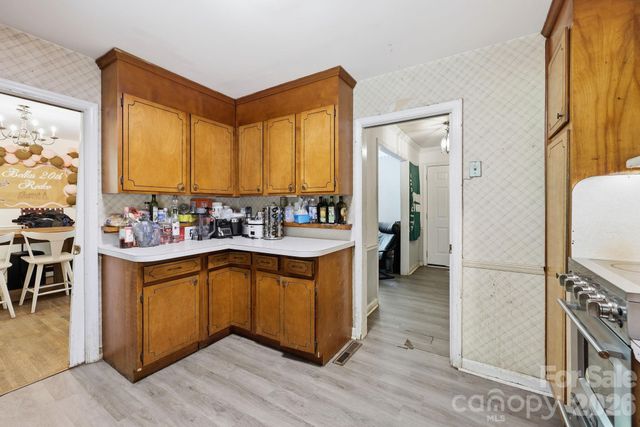 9201 Sandburg Avenue, Charlotte, NC 28213