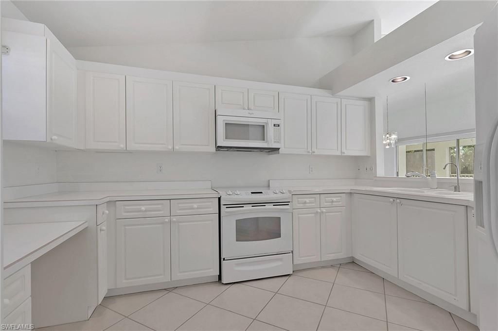 13140 Hamilton Harbour DR F10, NAPLES, FL 34110 — photo 4