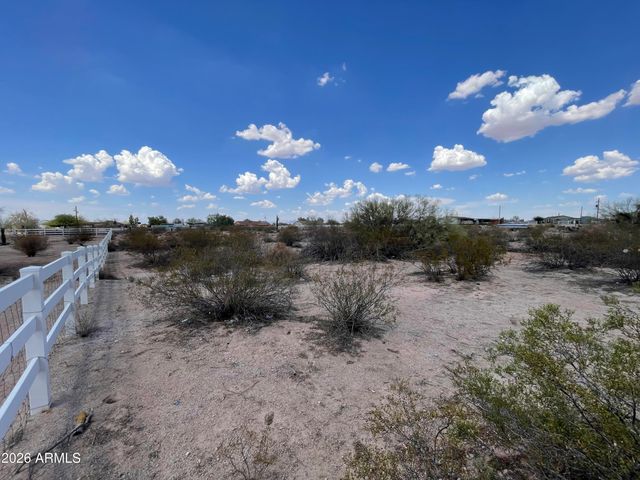 206-10 004B -- NA, Florence, AZ 85132