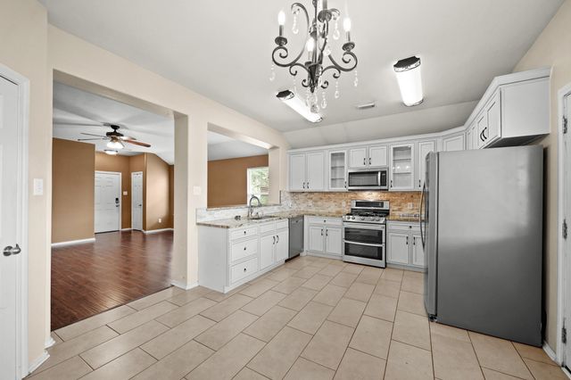 2813 Waterside Trail, Pearland, TX 77584