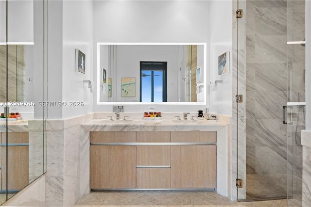 2811 S Bayshore Dr 15C, Miami, FL 33133