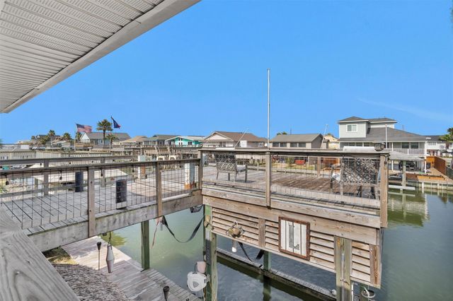 336 Ling Street, Bayou Vista, TX 77563