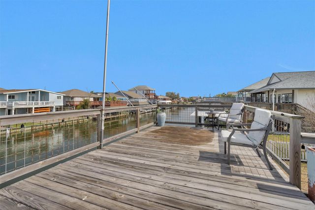 336 Ling Street, Bayou Vista, TX 77563