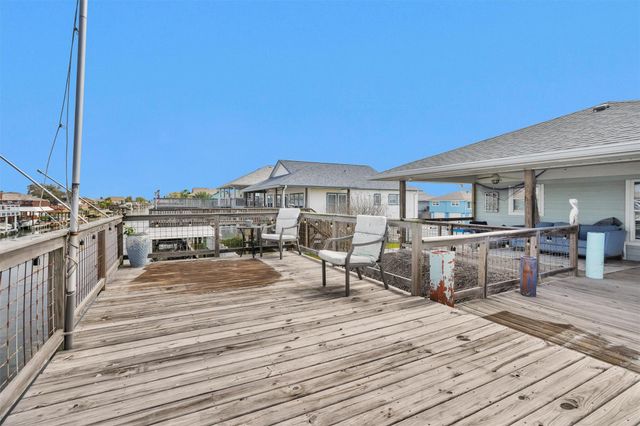 336 Ling Street, Bayou Vista, TX 77563