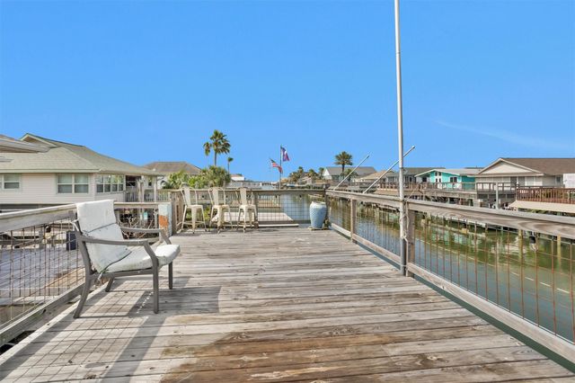 336 Ling Street, Bayou Vista, TX 77563