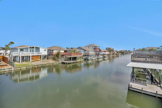 336 Ling Street, Bayou Vista, TX 77563