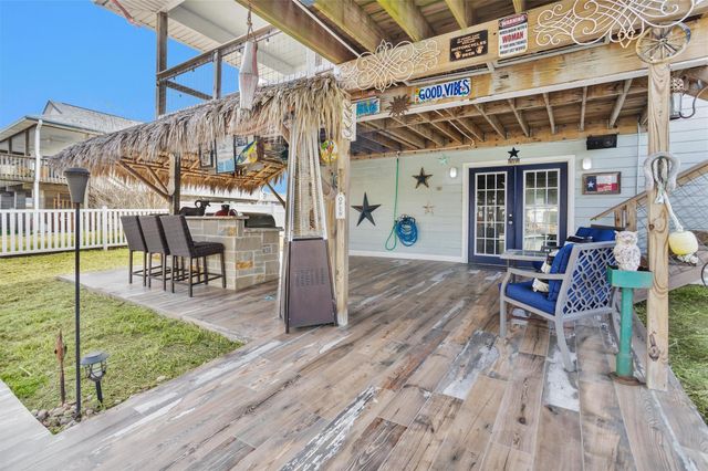 336 Ling Street, Bayou Vista, TX 77563