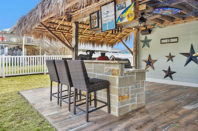 336 Ling Street, Bayou Vista, TX 77563