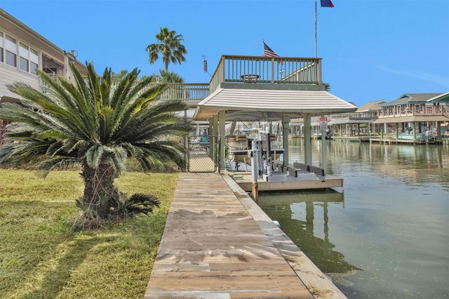 336 Ling Street, Bayou Vista, TX 77563