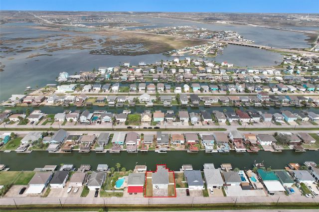 336 Ling Street, Bayou Vista, TX 77563