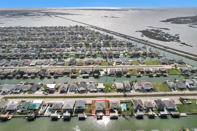 336 Ling Street, Bayou Vista, TX 77563