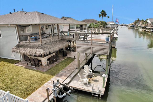 336 Ling Street, Bayou Vista, TX 77563