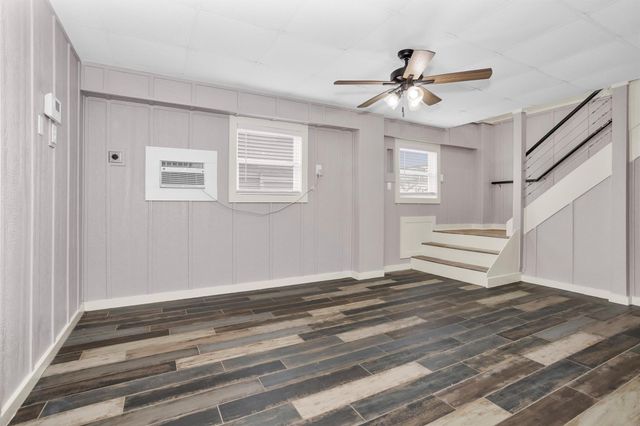 336 Ling Street, Bayou Vista, TX 77563