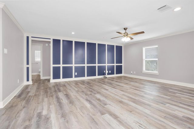 336 Ling Street, Bayou Vista, TX 77563