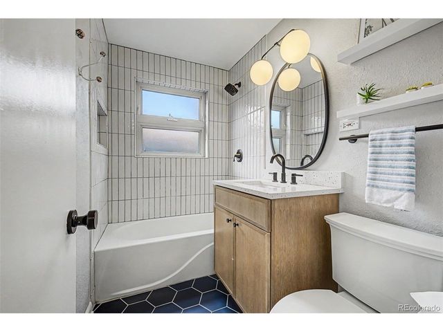 2960 S Corona St, Englewood, CO 80113