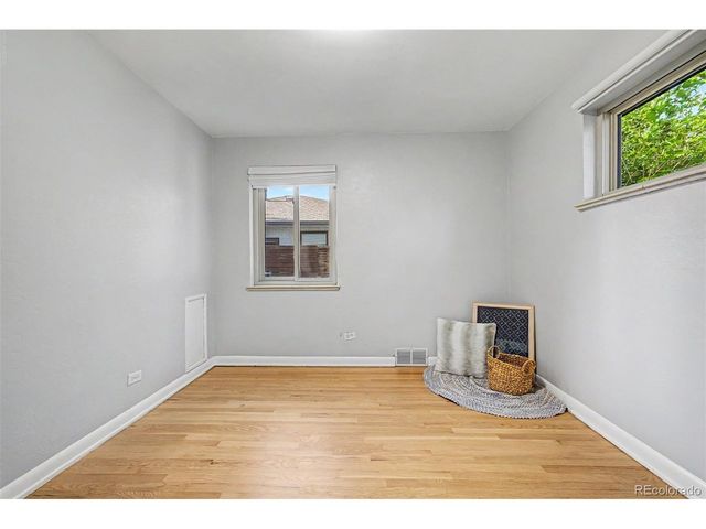 2960 S Corona St, Englewood, CO 80113