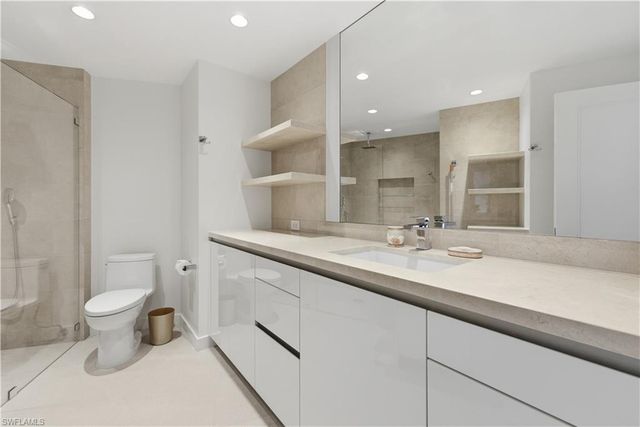 8665 Bay Colony DR 2001, Naples, FL 34108
