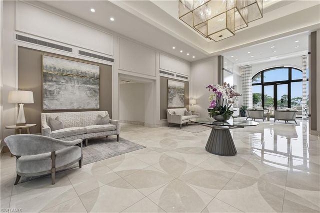 8665 Bay Colony DR 2001, Naples, FL 34108