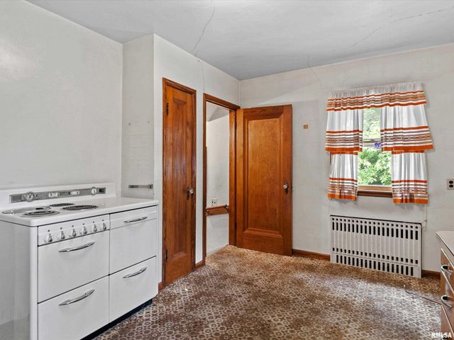 609 Wood Avenue, Springfield, IL 62702