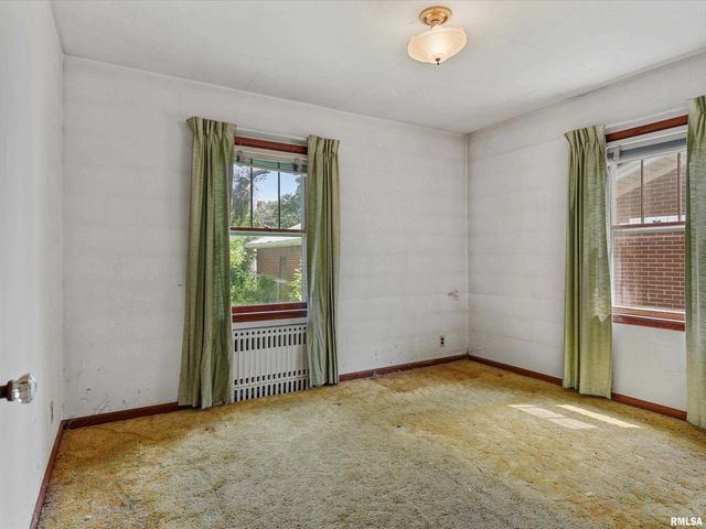 609 Wood Avenue, Springfield, IL 62702