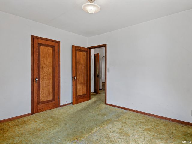 609 Wood Avenue, Springfield, IL 62702