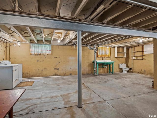 609 Wood Avenue, Springfield, IL 62702