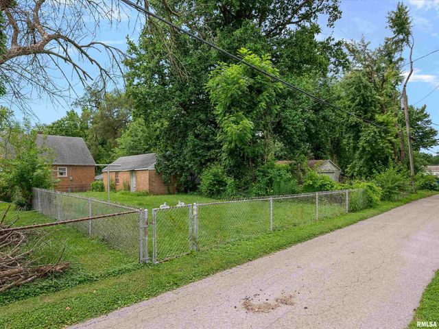 609 Wood Avenue, Springfield, IL 62702