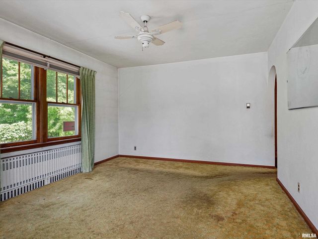 609 Wood Avenue, Springfield, IL 62702
