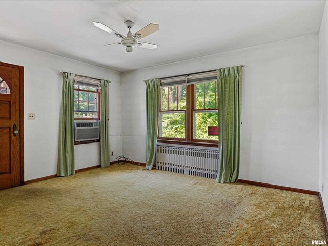 609 Wood Avenue, Springfield, IL 62702