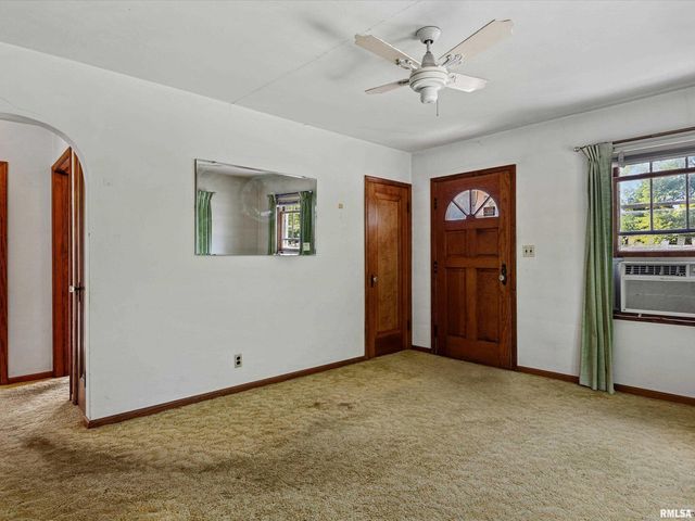 609 Wood Avenue, Springfield, IL 62702