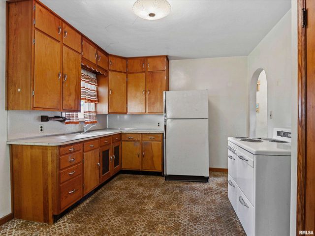 609 Wood Avenue, Springfield, IL 62702
