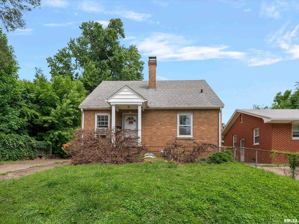 609 Wood Avenue, Springfield, IL 62702