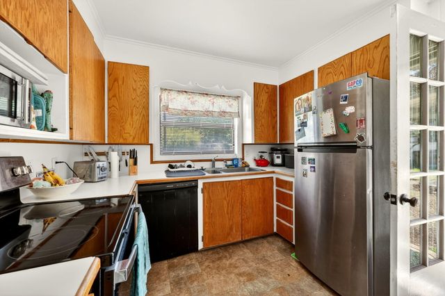 755 Walker Avenue, Ashland, OR 97520