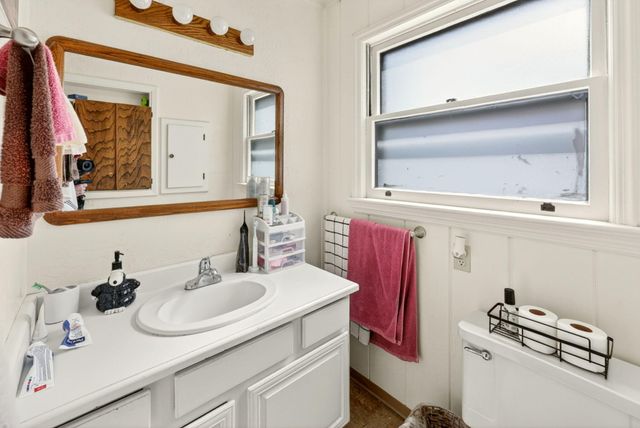 755 Walker Avenue, Ashland, OR 97520
