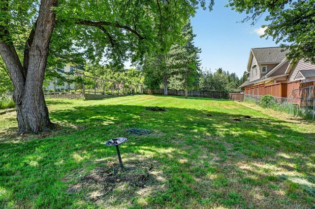 755 Walker Avenue, Ashland, OR 97520