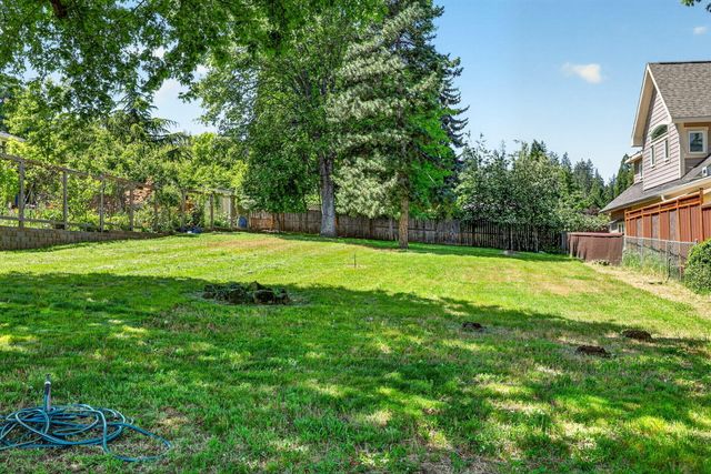 755 Walker Avenue, Ashland, OR 97520