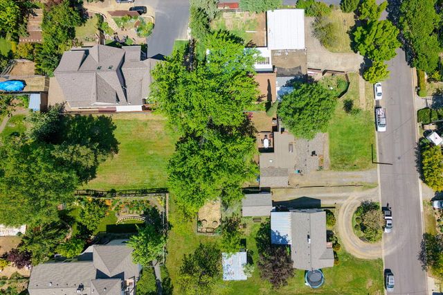 755 Walker Avenue, Ashland, OR 97520