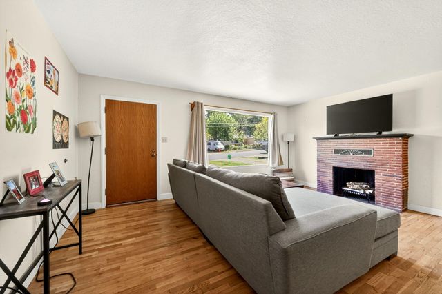 755 Walker Avenue, Ashland, OR 97520