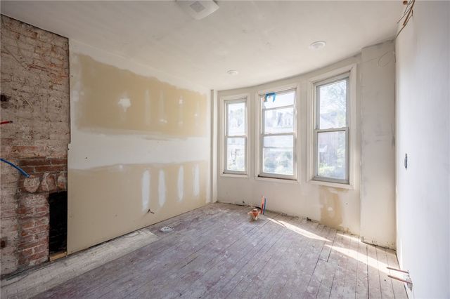 5517 Jackson St, Highland Park, PA 15206