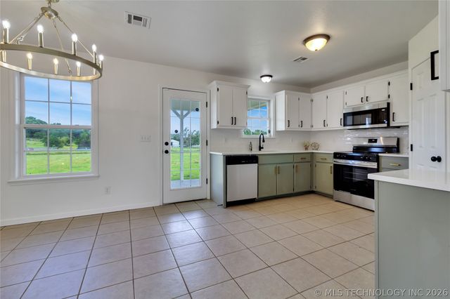 19150 S Coyote Drive, Claremore, OK 74019